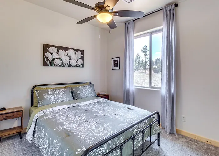 Hike + Snow Play! W/ Fireplace Holiday home *